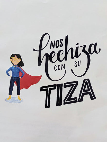 Nos hechiza con su tiza